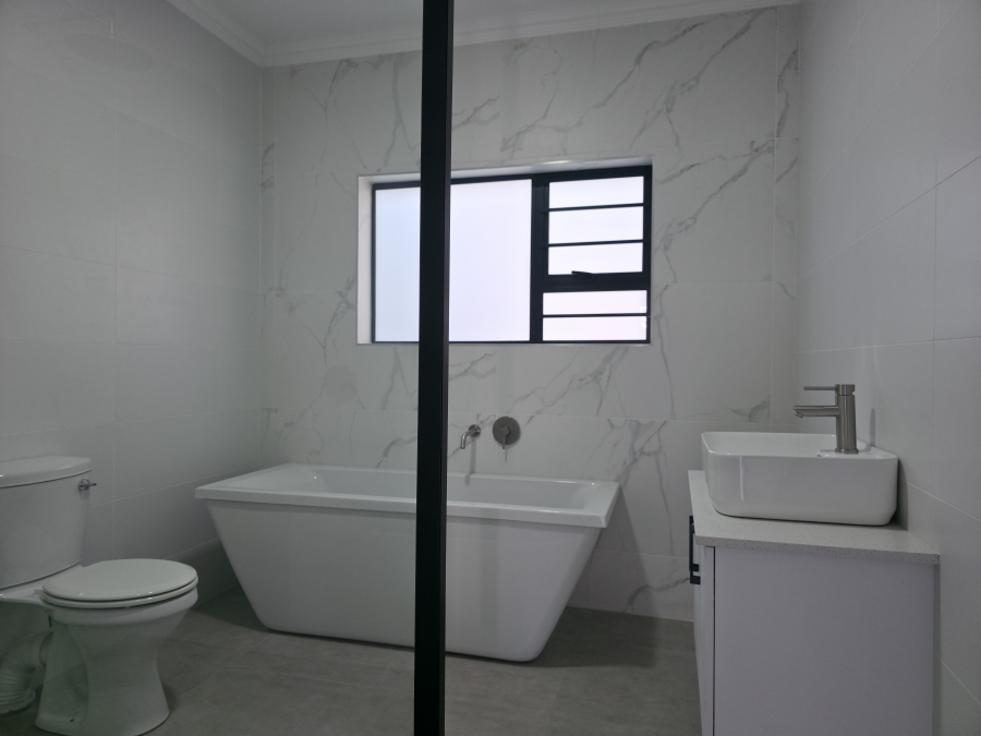 3 Bedroom Property for Sale in Aston Bay Eastern Cape